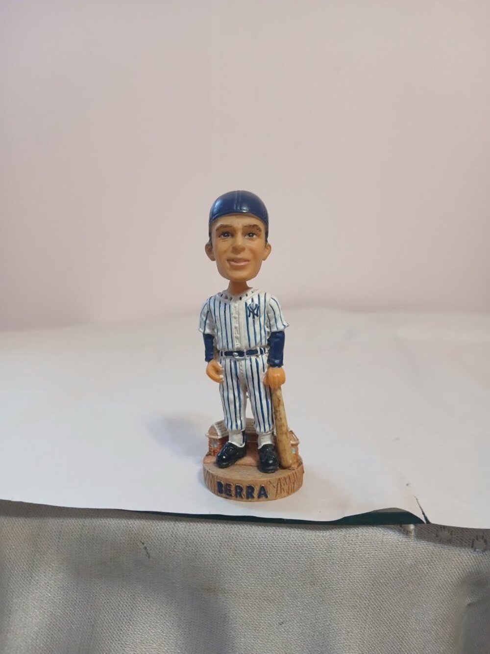 YOGI BERRA MINI BOBBLEHEAD MAGNET